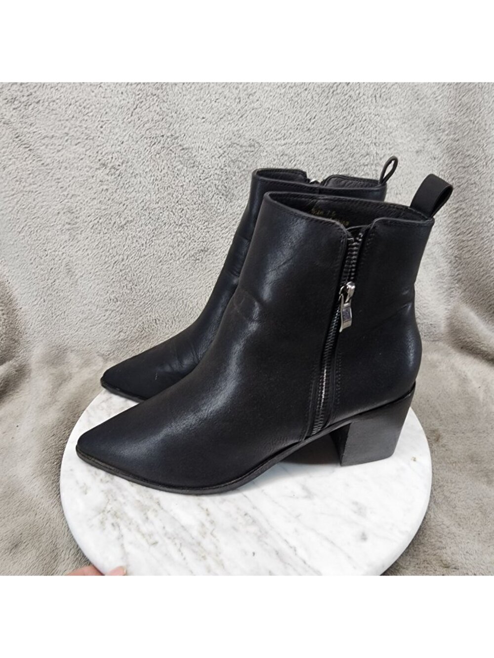 CCocci Shoes Womens Size 7.5 Black Faux Leather Side Zip Ankle Boots *Read*